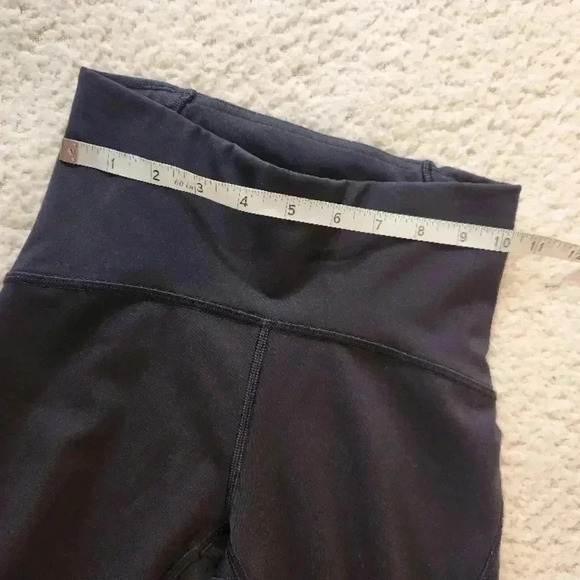 lululemon athletica Black High-Waisted Leggings, size 2 - Picture 4 of 8